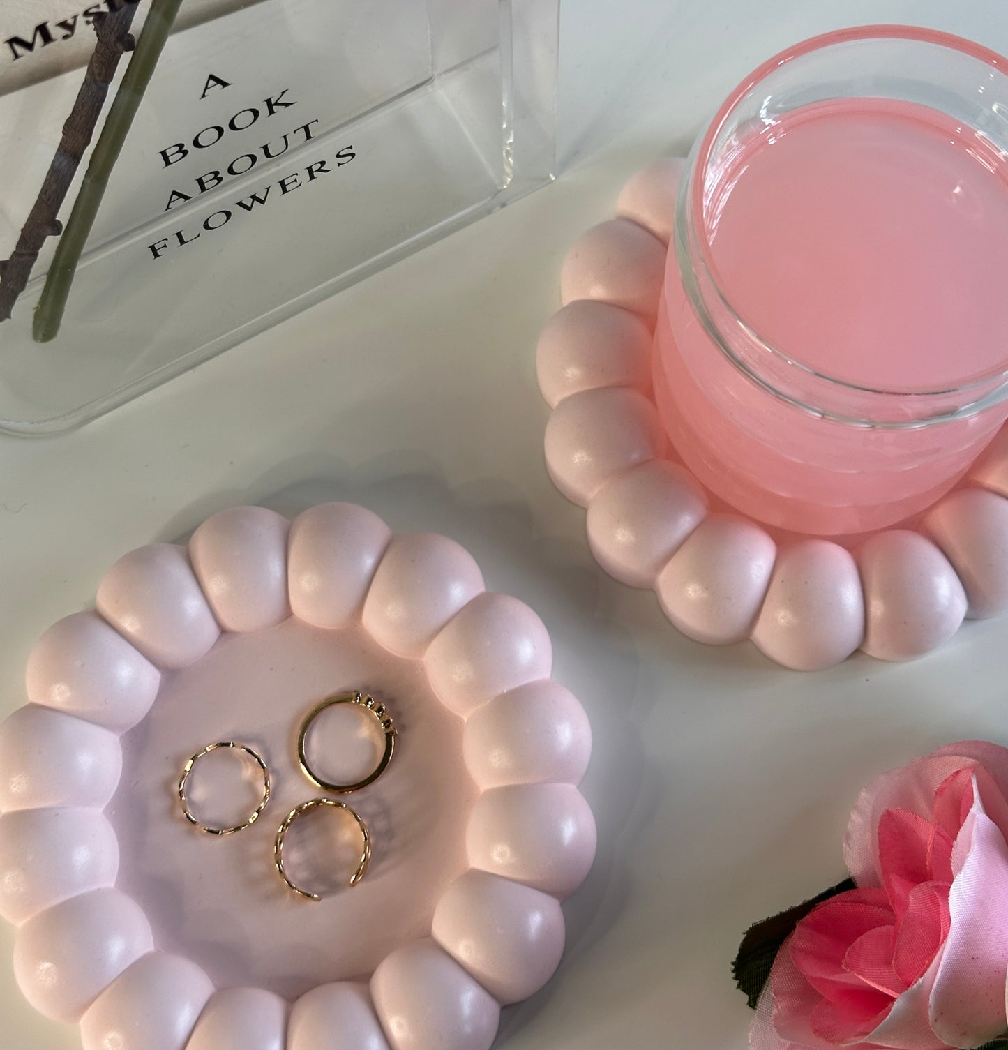Handgemaakte roze bubbel onderzetters van Limala