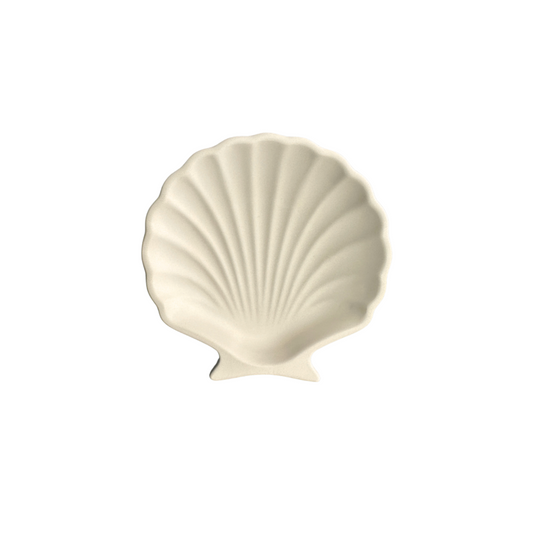 Handgemaakte schelpvormige schaal van Limala in beige, perfect voor sieraden of kleine voorwerpen