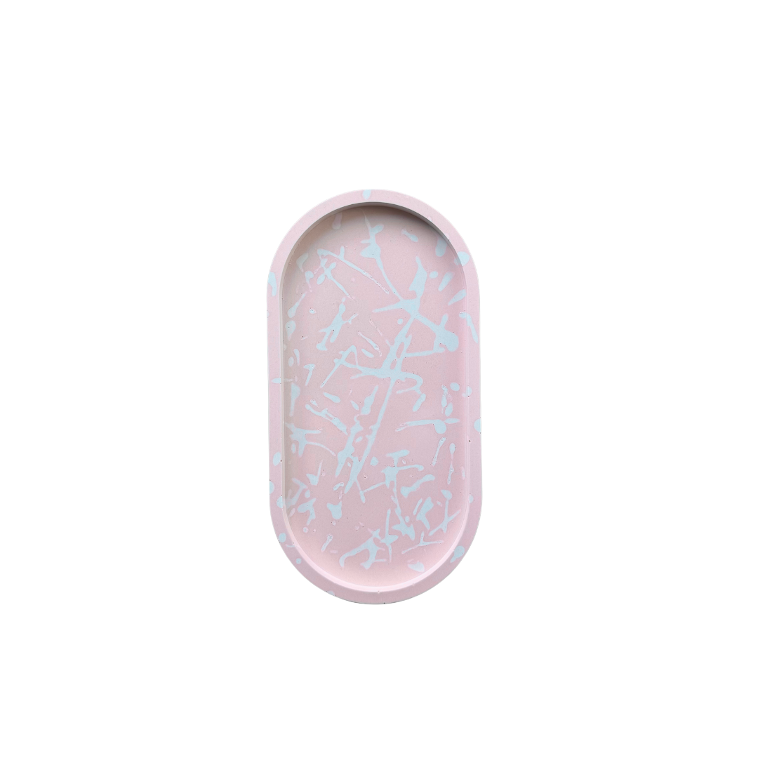 Handgemaakte ovale schaal van Limala, roze met witte spetters, ideaal voor sieraden of decoratie